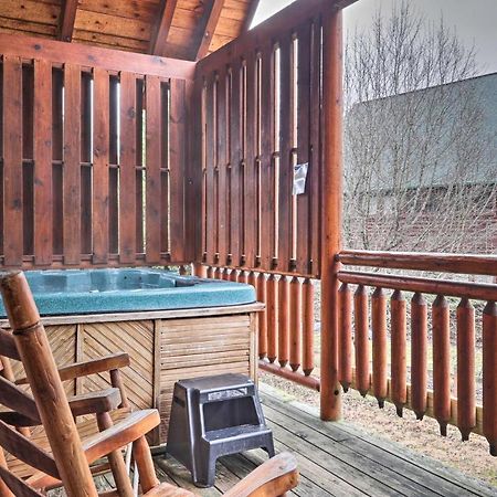 Pigeon Forge Cabin With Games, 1 Mi To Parkway! المظهر الخارجي الصورة