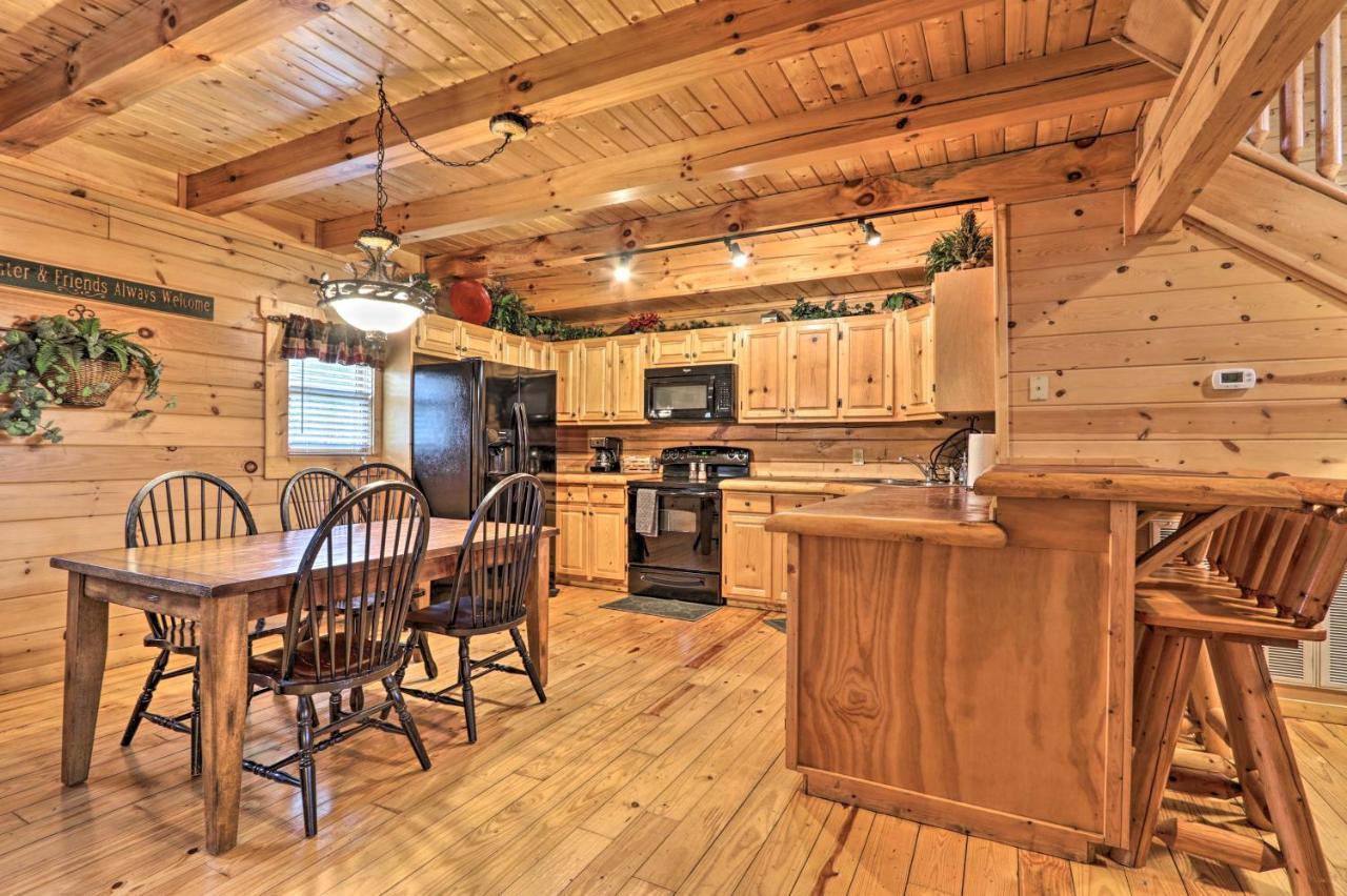 Pigeon Forge Cabin With Games, 1 Mi To Parkway! المظهر الخارجي الصورة