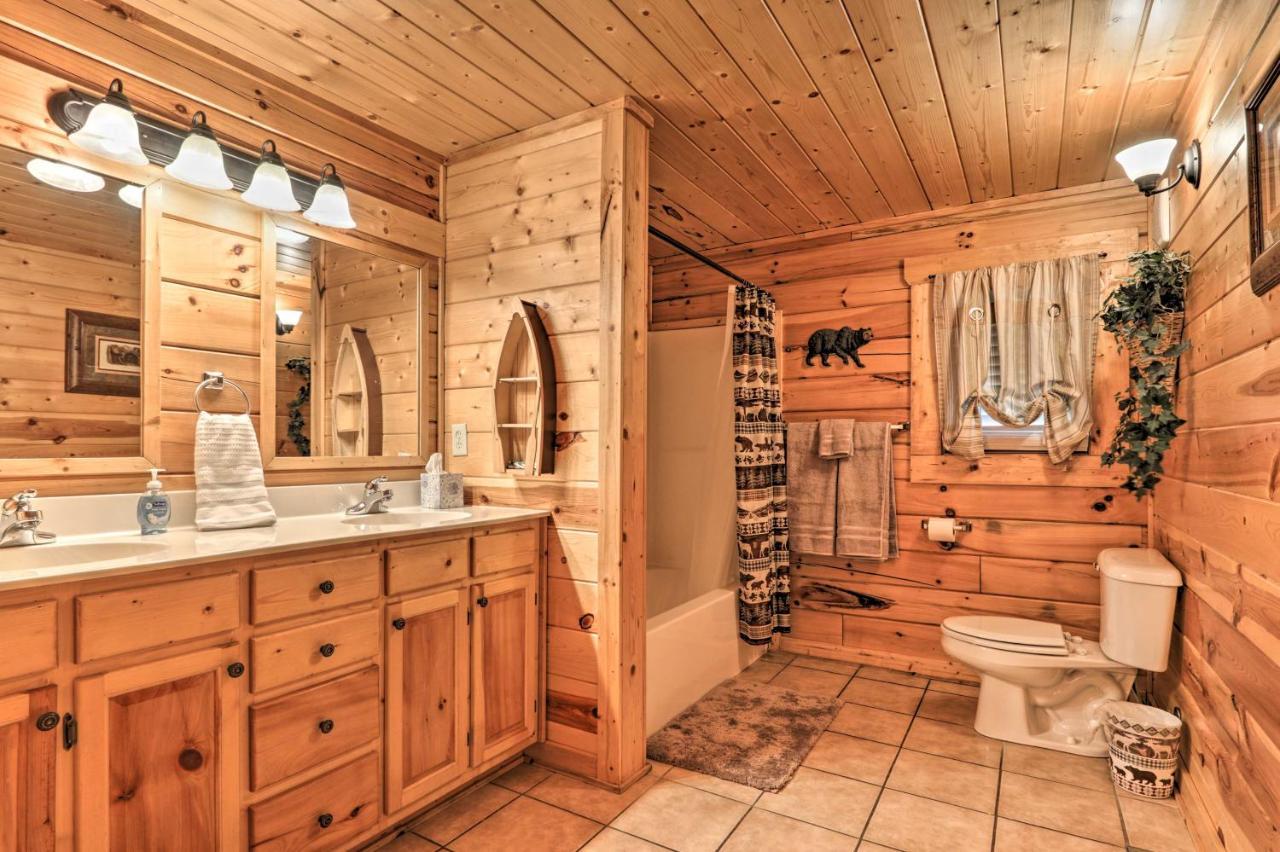 Pigeon Forge Cabin With Games, 1 Mi To Parkway! المظهر الخارجي الصورة