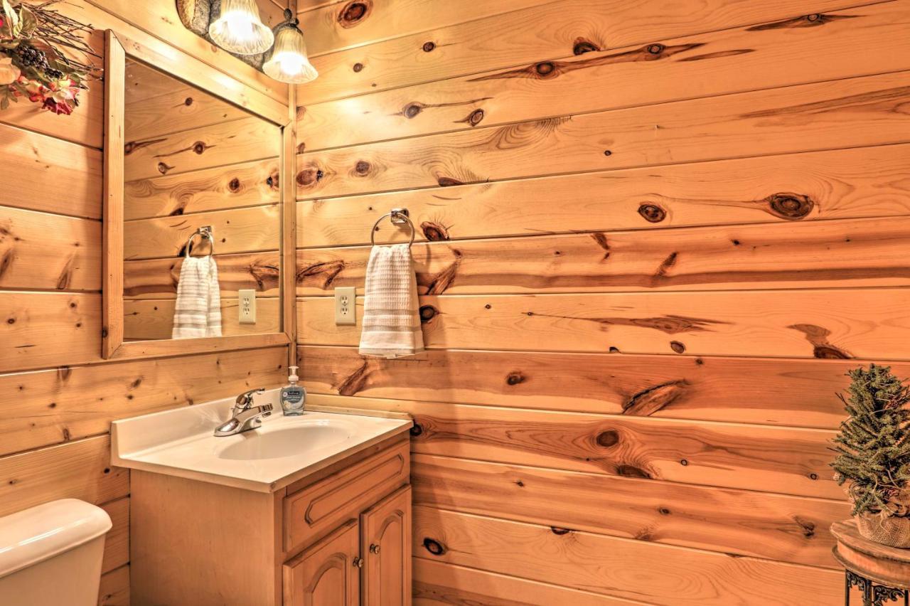 Pigeon Forge Cabin With Games, 1 Mi To Parkway! المظهر الخارجي الصورة