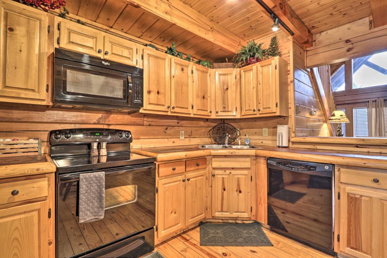 Pigeon Forge Cabin With Games, 1 Mi To Parkway! المظهر الخارجي الصورة